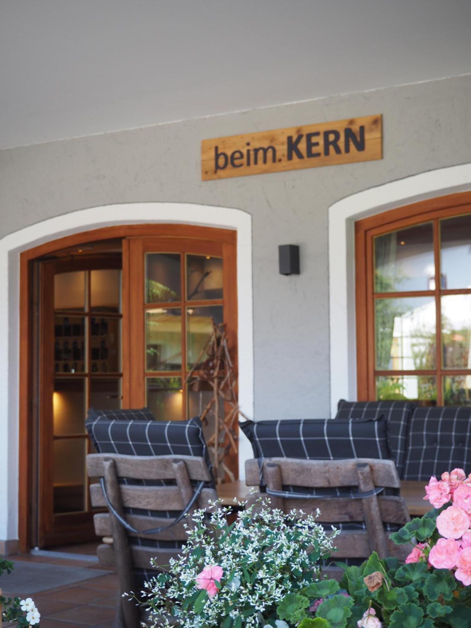 Hotel Garni Kern Halfing Екстер'єр фото